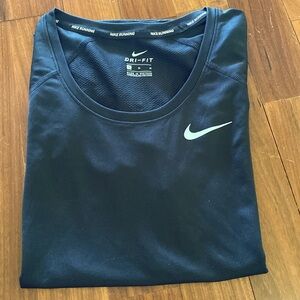 Women’s Nike running top